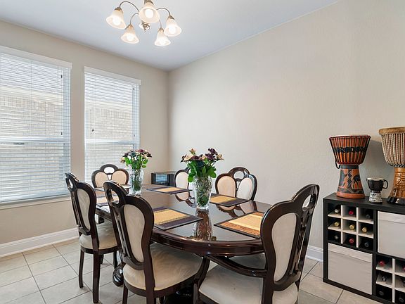 4th image of 104 Tiltwood Ct
