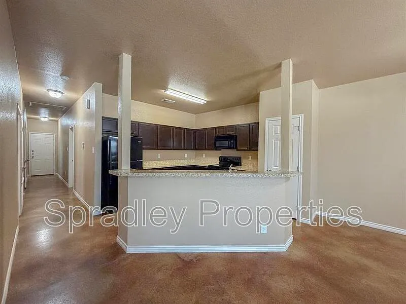 3 bed, 2.0 bath, 1350 sqft, $1,395 — Photo 4