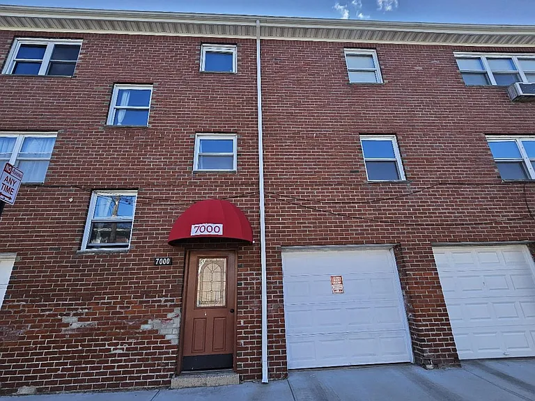 7000 Columbia Ave #3 — Photo 1
