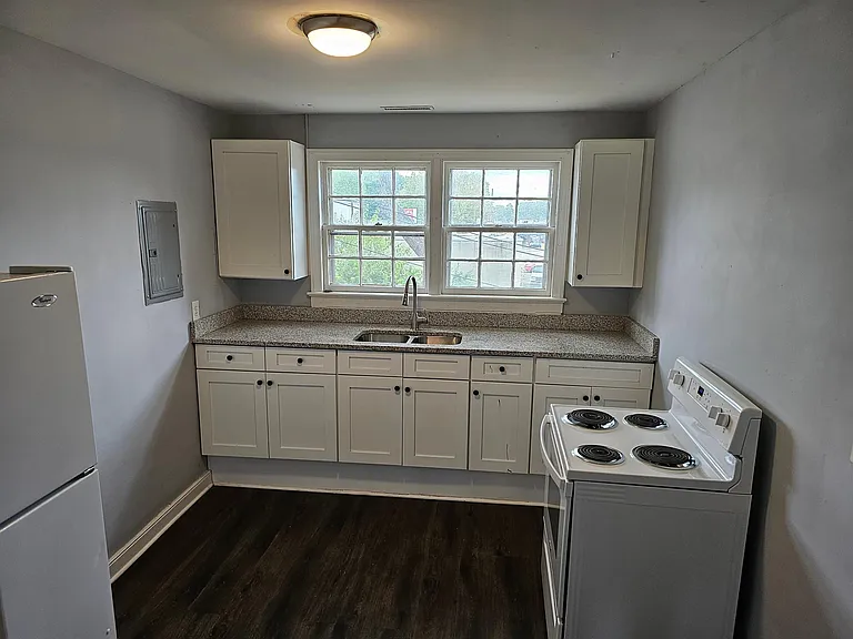 1939 Wakefield Ave #3 — Photo 1
