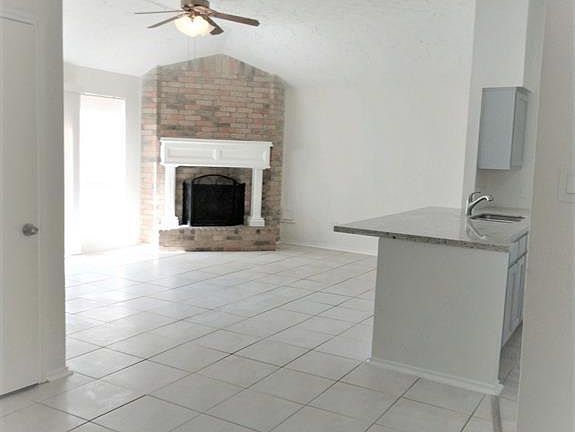 4th image of 16131 Mission Village Dr