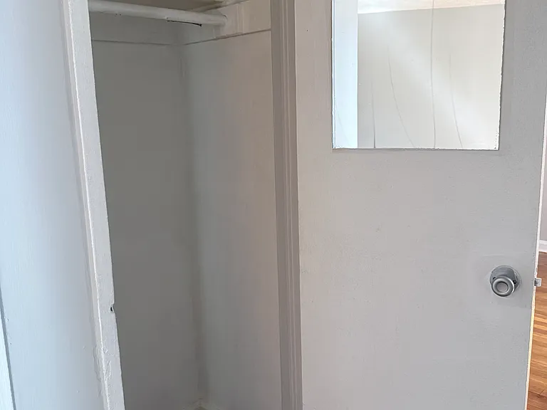 716 Sanford Ave #B — Photo 9
