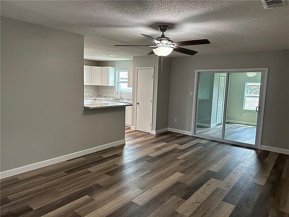 4th image of 3109 Touchwood Dr