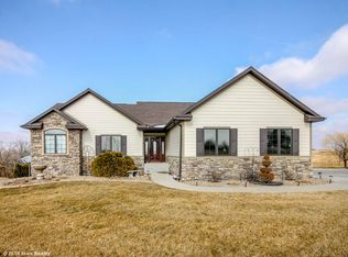 1819 Maple Ct, Winterset, IA 50273