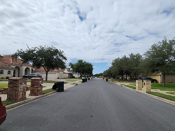 4th image of 5004 Quince Ave