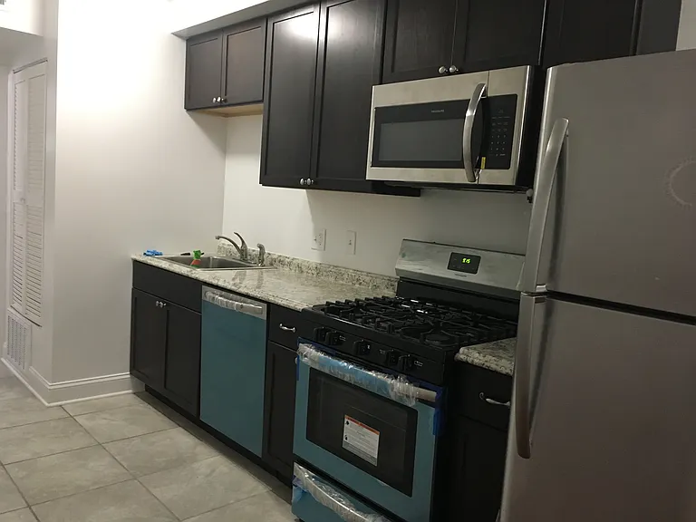 1223 Queen St NE #2 — Photo 1