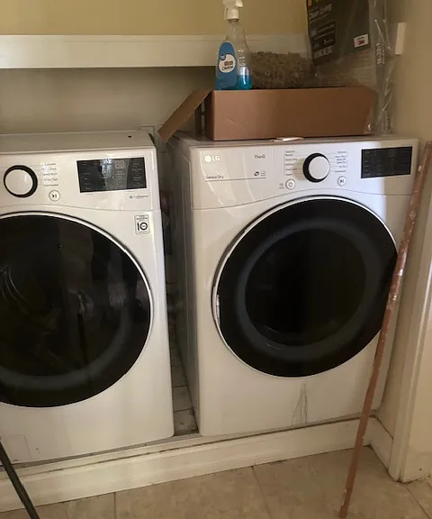 821 Indiana Ave #10 — Photo 6