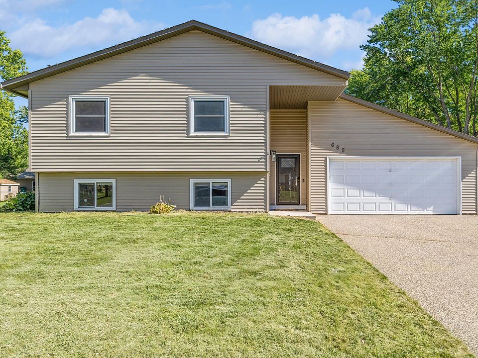 1st image of 685 Sunrise Ave