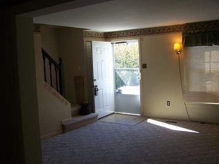 4th image of 5 Woodbench Ct