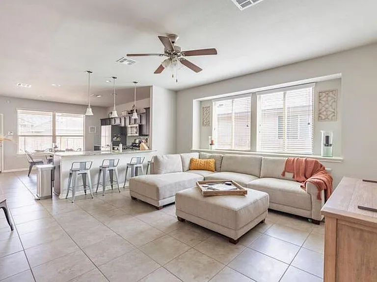 106 Alford St — Photo 3