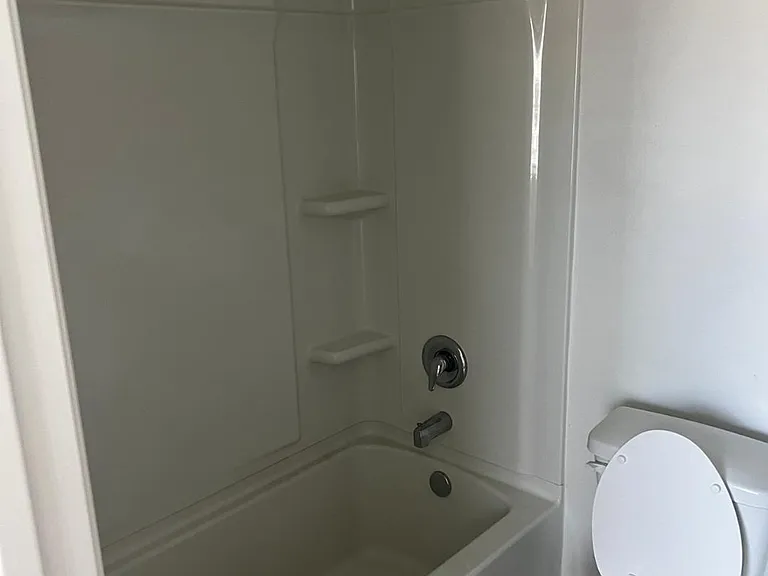1202 E Saint Charles St — Photo 10