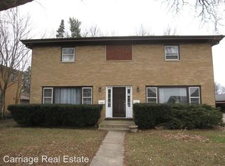 1560 Meyer St, Elgin, IL 60123