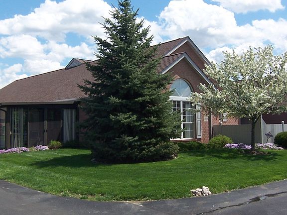 3rd image of 4939 Meadow Run Dr