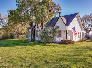 801 S Hampton Rd, Crowley, TX 76036