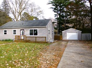 3714 E Saint Andrews Rd, Midland, MI 48642