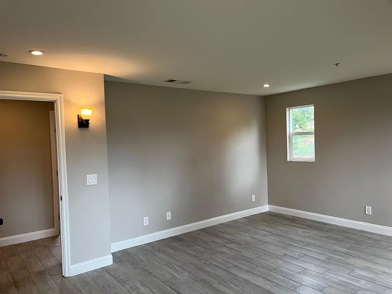 745 W 4th Ave — Photo 23