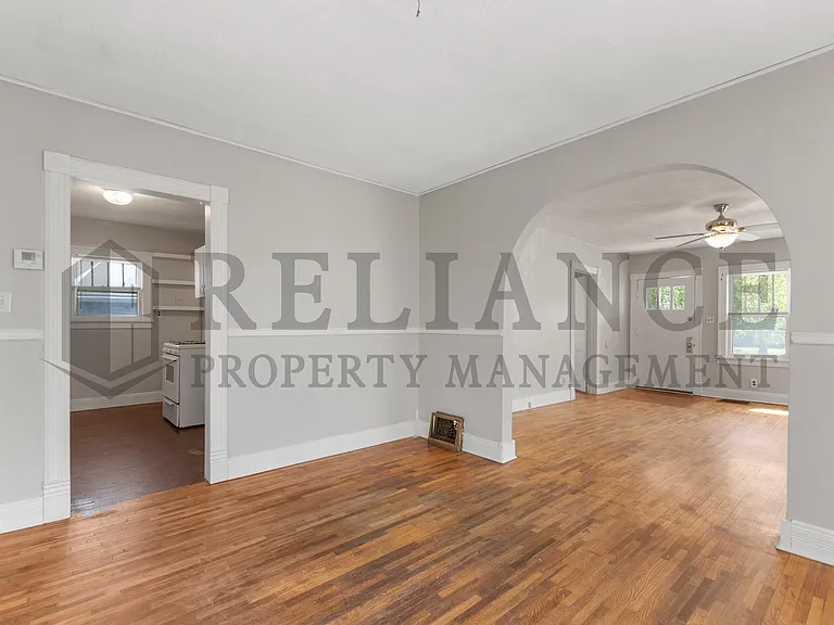 129 N Meridian Ave — Photo 5
