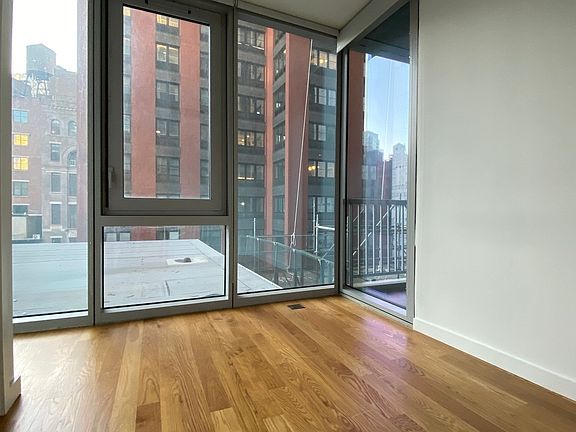 5th image of 436 Albee Sq #D4