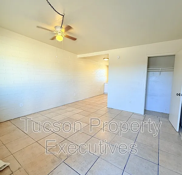 240 W Sahuaro St #14 — Photo 6