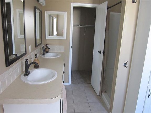 5th image of 3121 Carpenter Ln