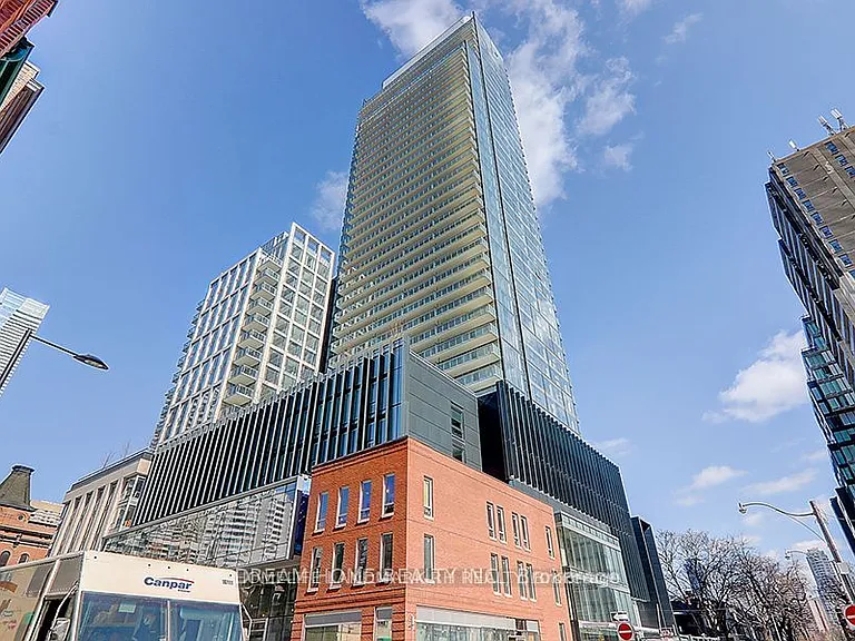 3 Gloucester St #610 — Photo 1