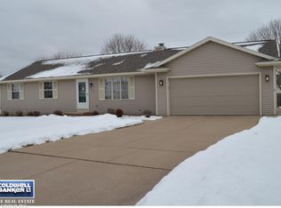 3047 Beth Dr, Green Bay, WI 54311