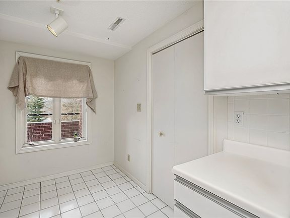5th image of 2880 Grand Ave APT 404