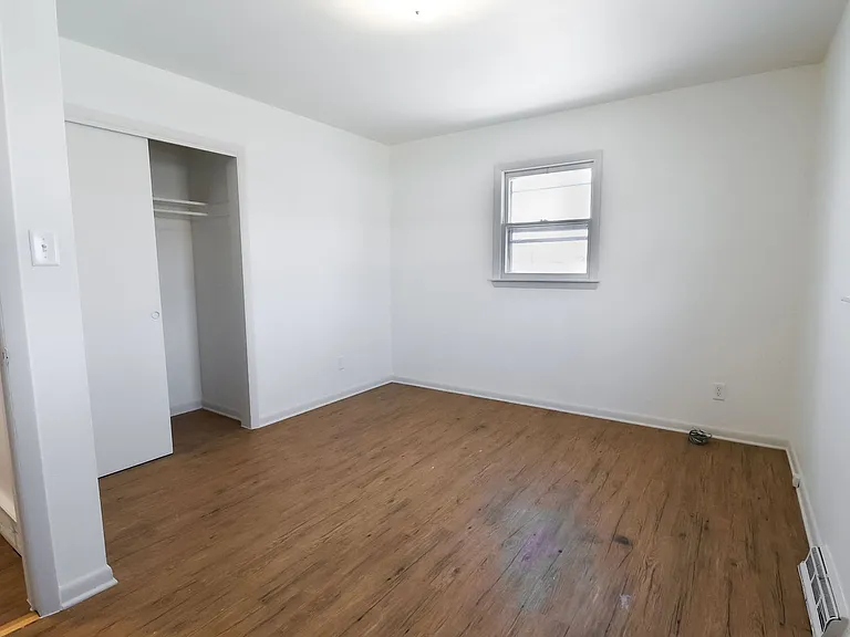 1719 6th Ave — Photo 12