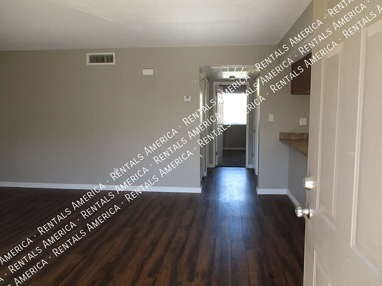 1350 N 85th Pl — Photo 3