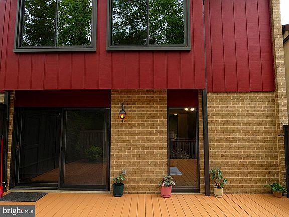2nd image of 1709 Ivy Oak Sq #18
