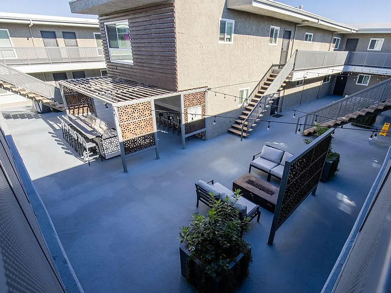 Mosaic at Western Apartments Homes — Photo 29