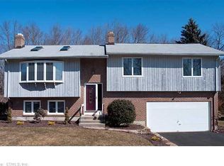 23 Westview Ter, Unionville, CT 06085