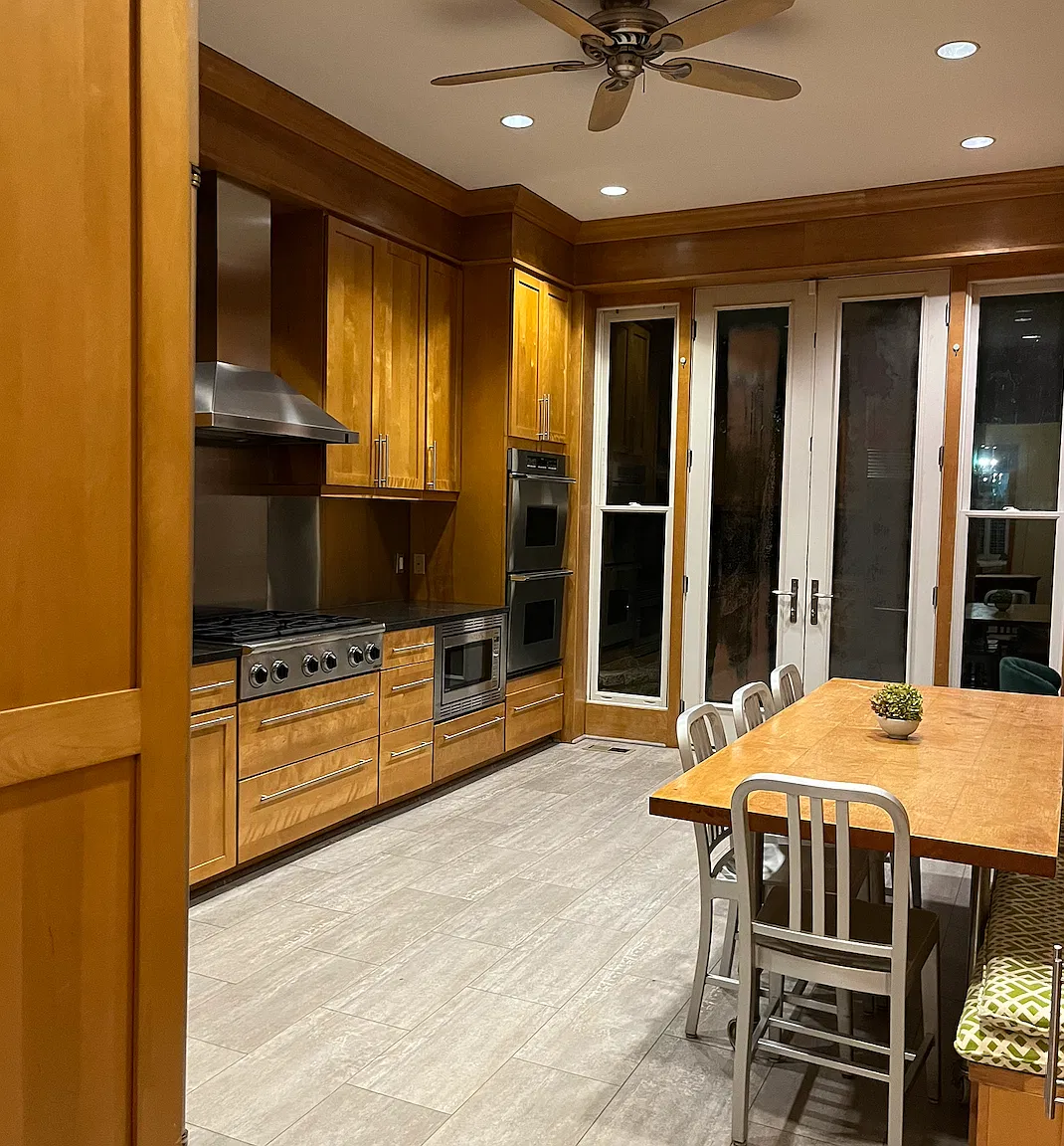 3 bed, 3.5 bath, 1883 sqft, $7,950 — Photo 3