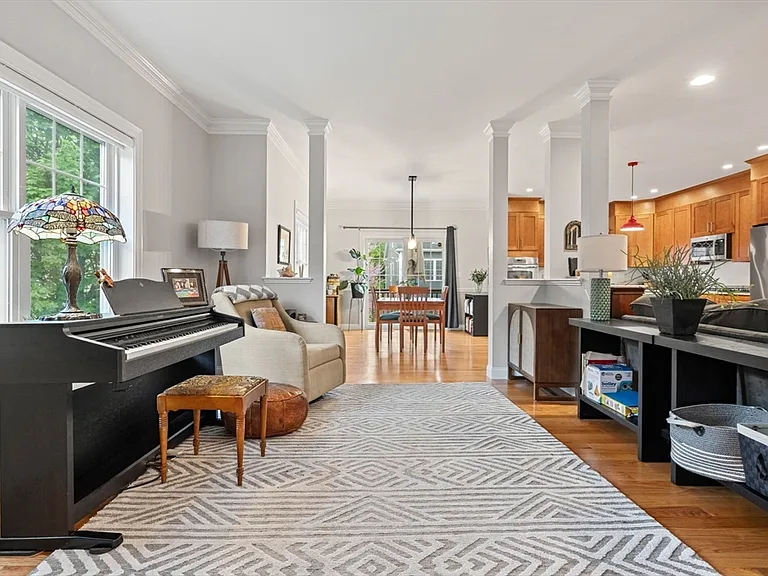 2 Summer Hill Cir #2 — Photo 4