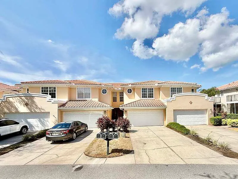 3 bed, 2.5 bath, 1990 sqft, $3,295 — Photo 3