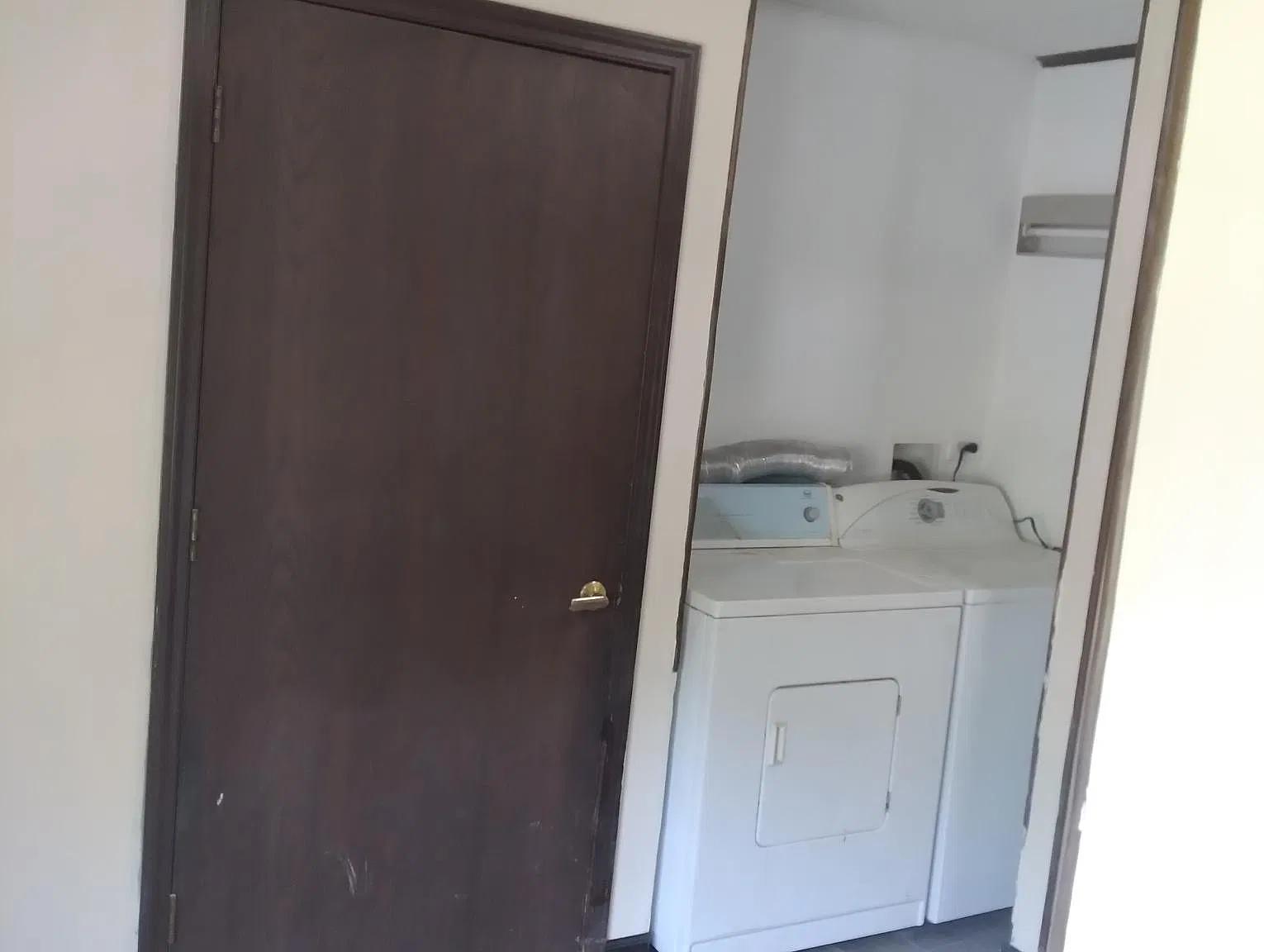 534B Burlew Dr — Photo 3