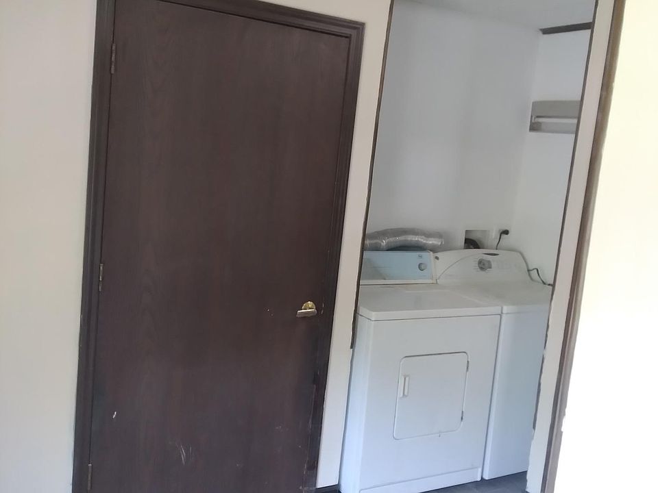 Washer/dryer included