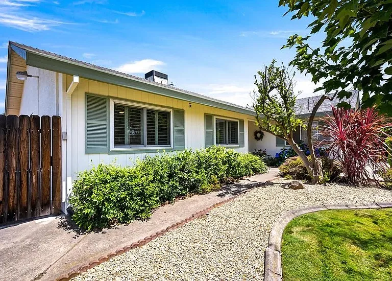 4234 Burrell Way — Photo 42