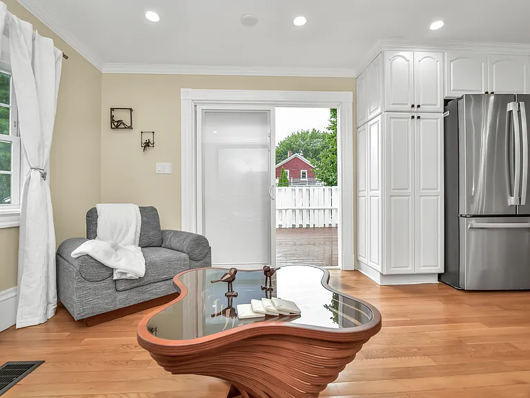10 Pierce Ave #1 — Photo 46