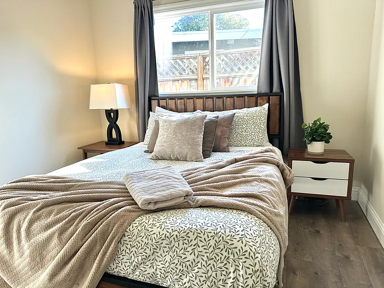 36 Henderson Pl — Photo 8
