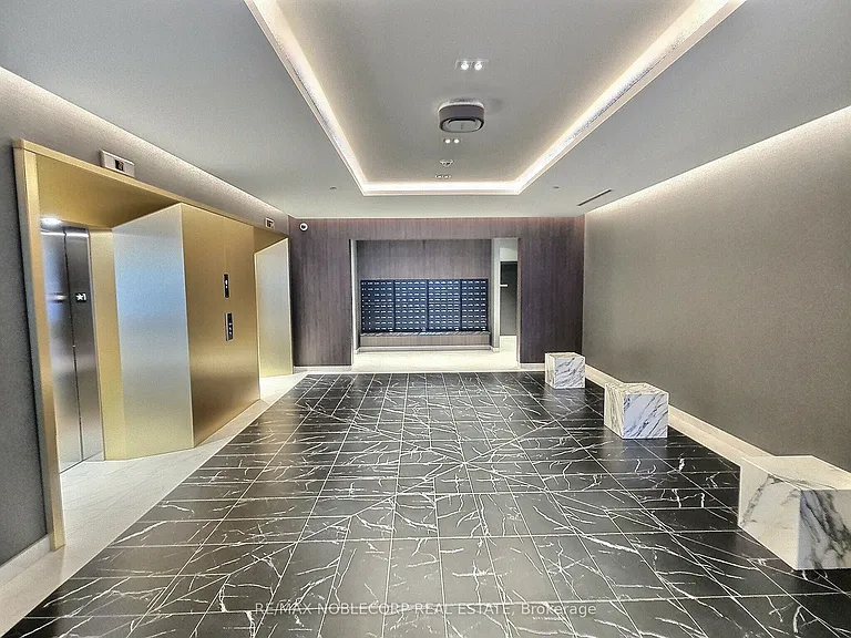 500 Dupont St #509 — Photo 2