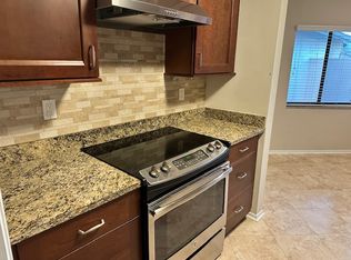 456 Lakeview Dr APT 8, Palm Harbor, FL 34683