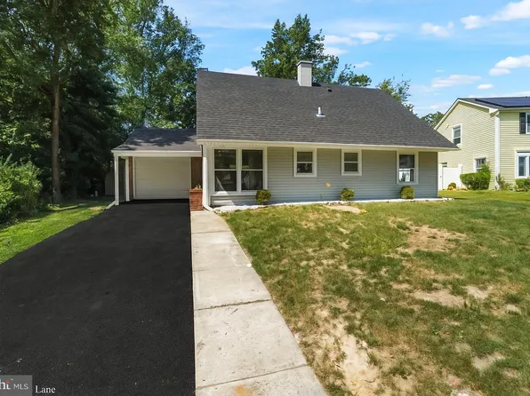 7 Mandolin Ln, Willingboro, NJ 08046