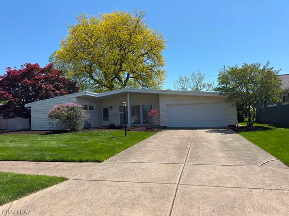 6401 Sherborn Rd, Parma Heights, OH 44130