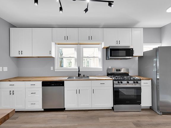 2nd image of 3220 Clarendon Rd #2