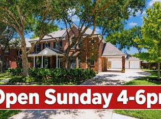 7535 Guinevere Dr, Sugar Land, TX 77479
