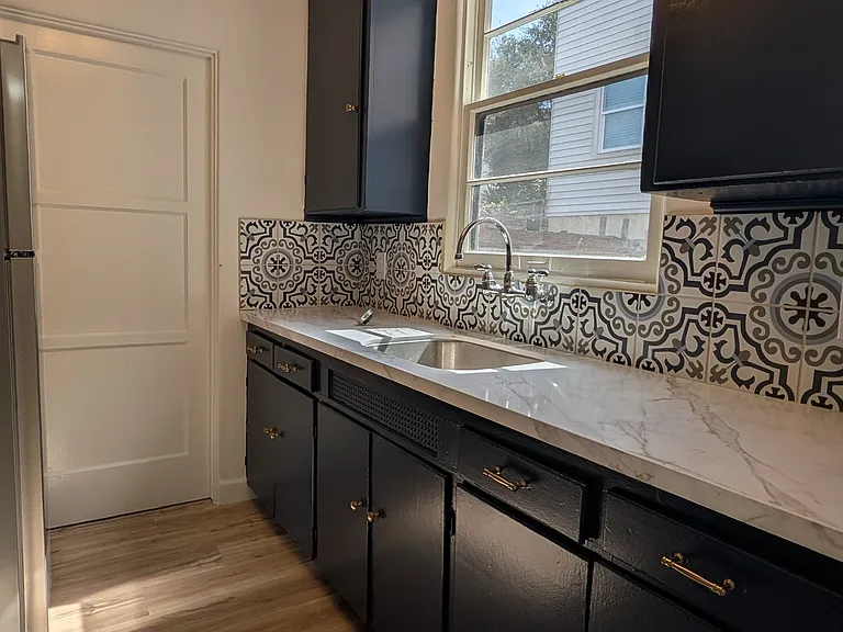 2216 E St — Photo 10