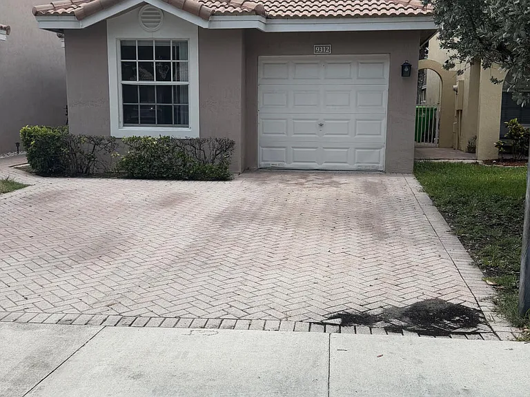 9312 NW 54th St #9312 — Photo 1