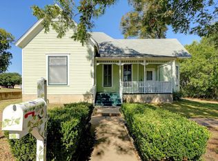 109 E 8th St, Taylor, TX 76574