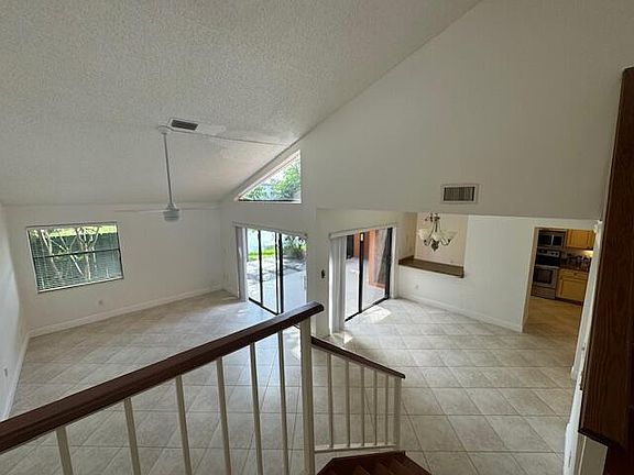 3rd image of 20918 Estada Ln